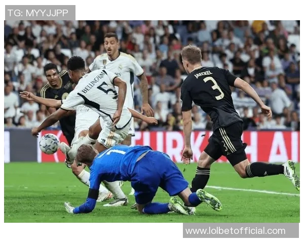 皇马狂胜曼联五球大捷绝杀瞬间震撼全场精彩集锦回顾