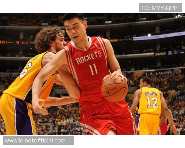 姚明身体平衡的秘密探究与篮球技巧的完美结合