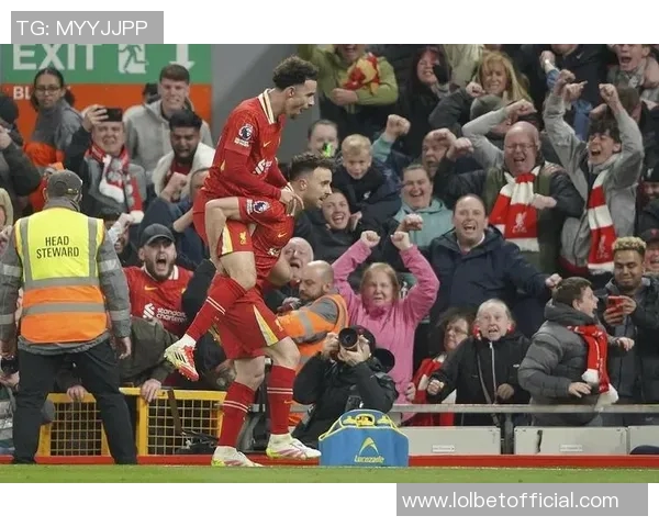 国王杯激战巴萨与阿森纳2-2平神扑瞬间引发全场狂欢战术解析