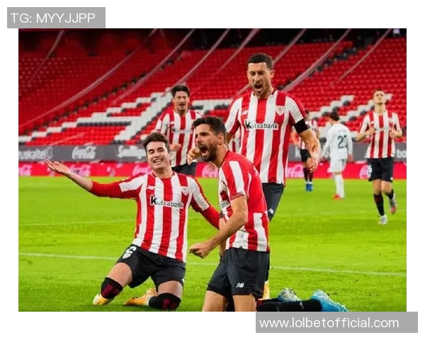 国王杯激战曼联逆转本菲卡四比三精彩集锦引爆全场气氛 国王杯激战曼联逆转本菲卡四比三精彩集锦引爆全场气氛