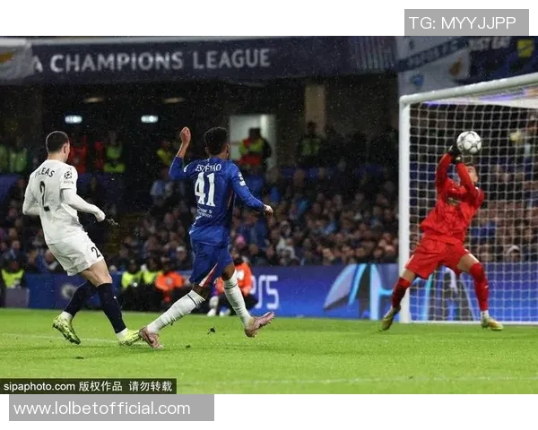 德甲经典对决切尔西逆转里昂红牌争议引发全场热议