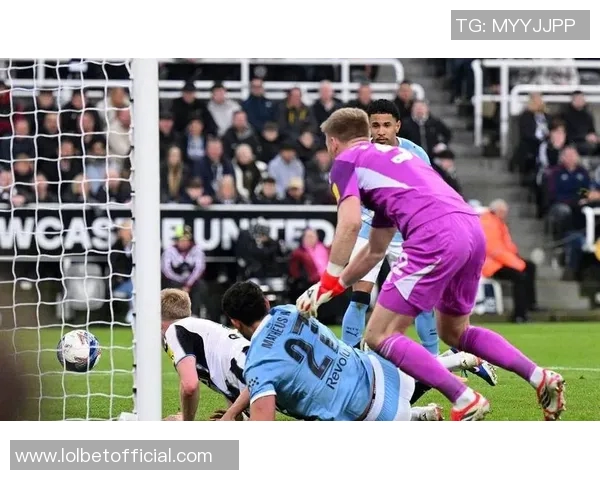 国王杯激战曼城与马竞0比0平争议判罚引发全场热议